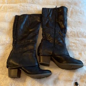 LIKE NEW - Fergalicious, Black, woman’s size 9.5